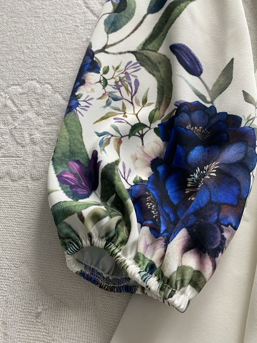 Неймовірна сукня під вишивку з квітами розмір S