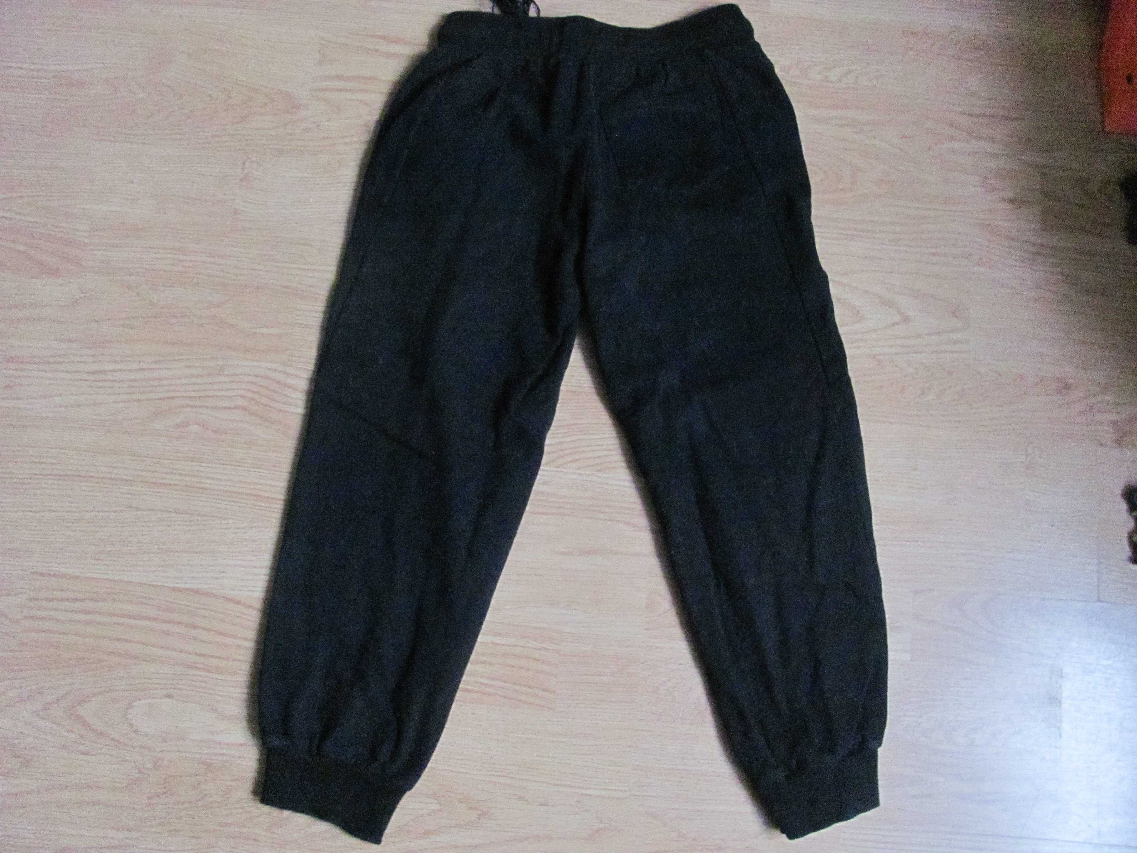 Spodnie chłopięce dresowe Bekkin  140