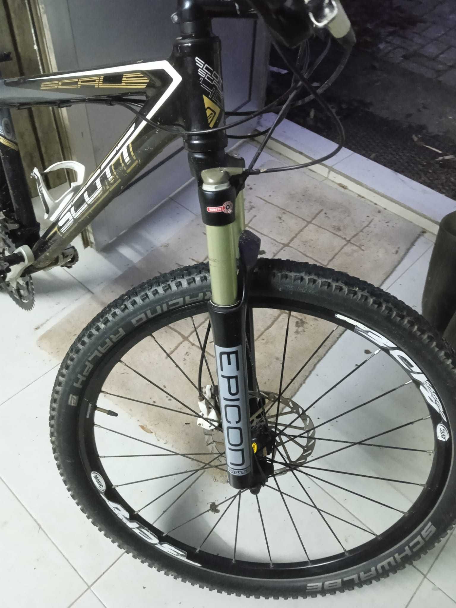 Bicicleta marca scott scale de Aluminio roda 26