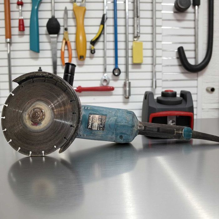 Makita GA9020R – szlifierka kątowa 230mm, 2200W