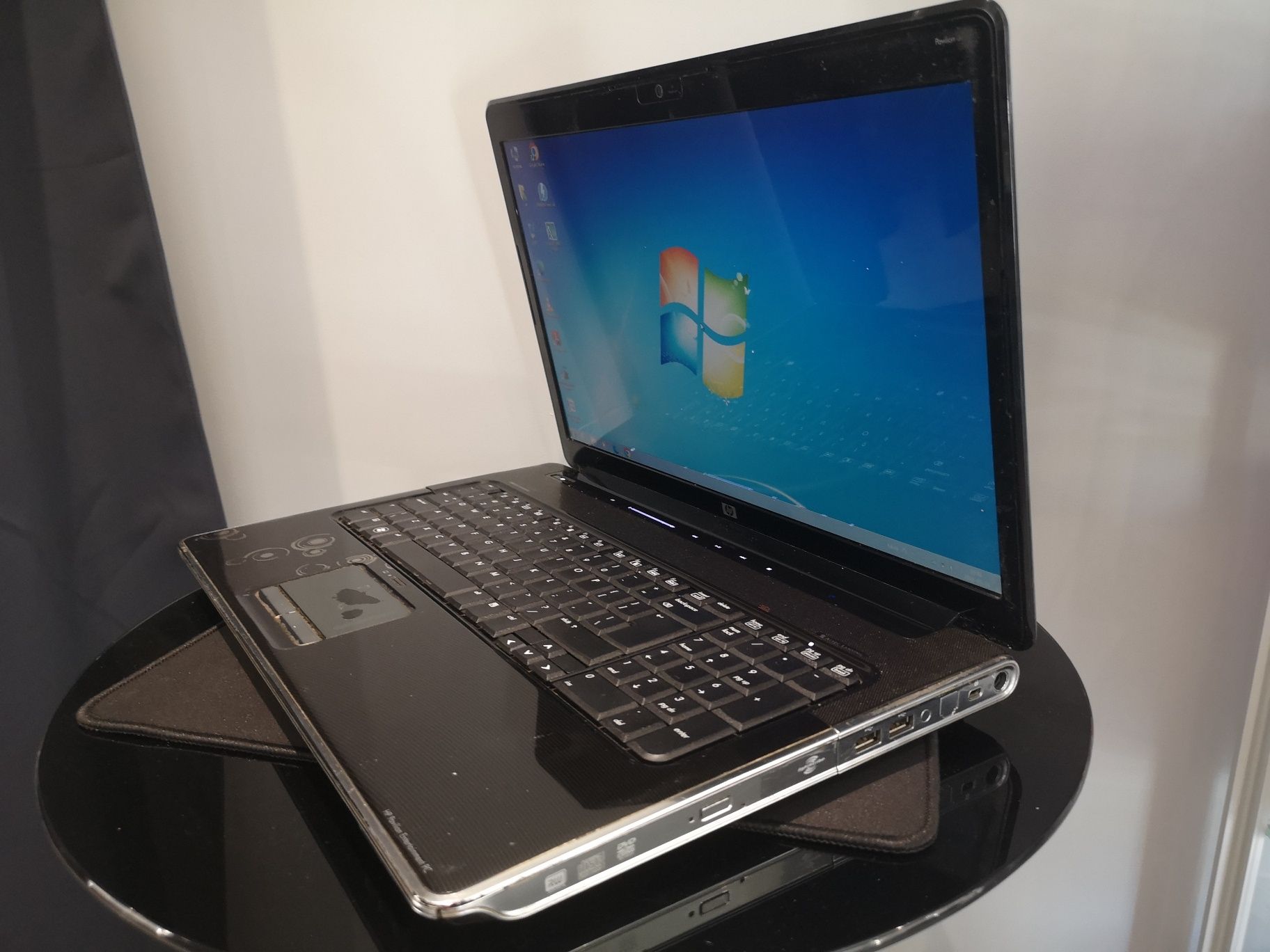 Laptop HP DV7 Intel 17,3 HD+ 4GB 320 HDD Win7 Radeon autocad 2008 PL