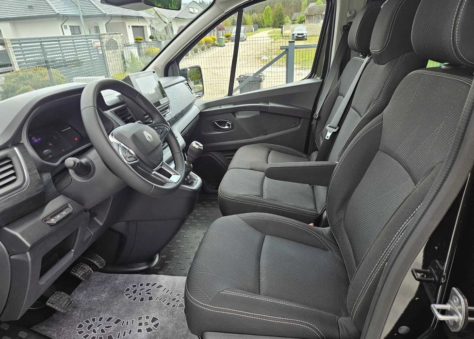 Wynajem BUS 9 osobowy wypożyczalnia Renault Trafic, Opel Vivaro i inne