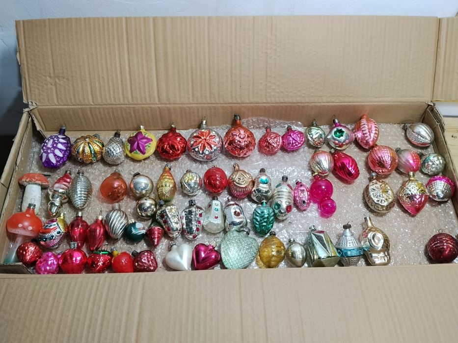 Новогодние игрушки  домики , зверята , шишки