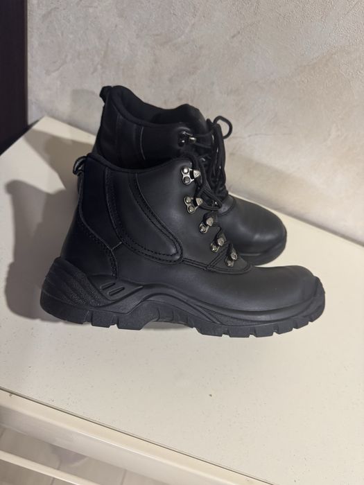 Ботинки мужские 41 р