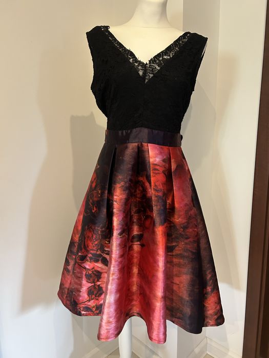 Piękna elegancka suknia sukienka rozkloszowana na wesele wizytowa