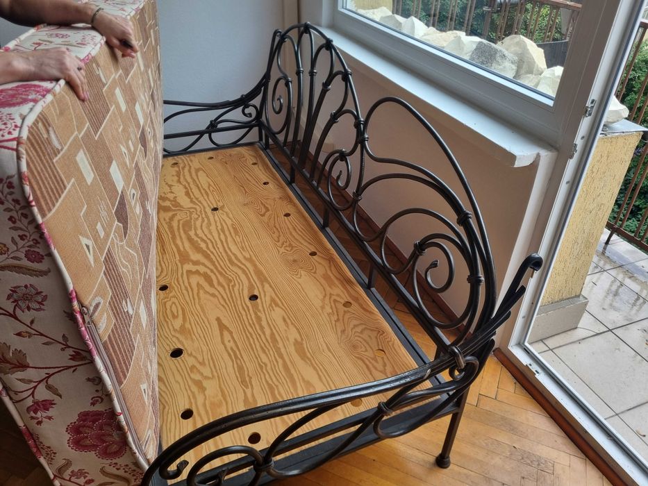 Stylowe łóżko dzienne metalowe + materace i poduchy -vintage / loft
