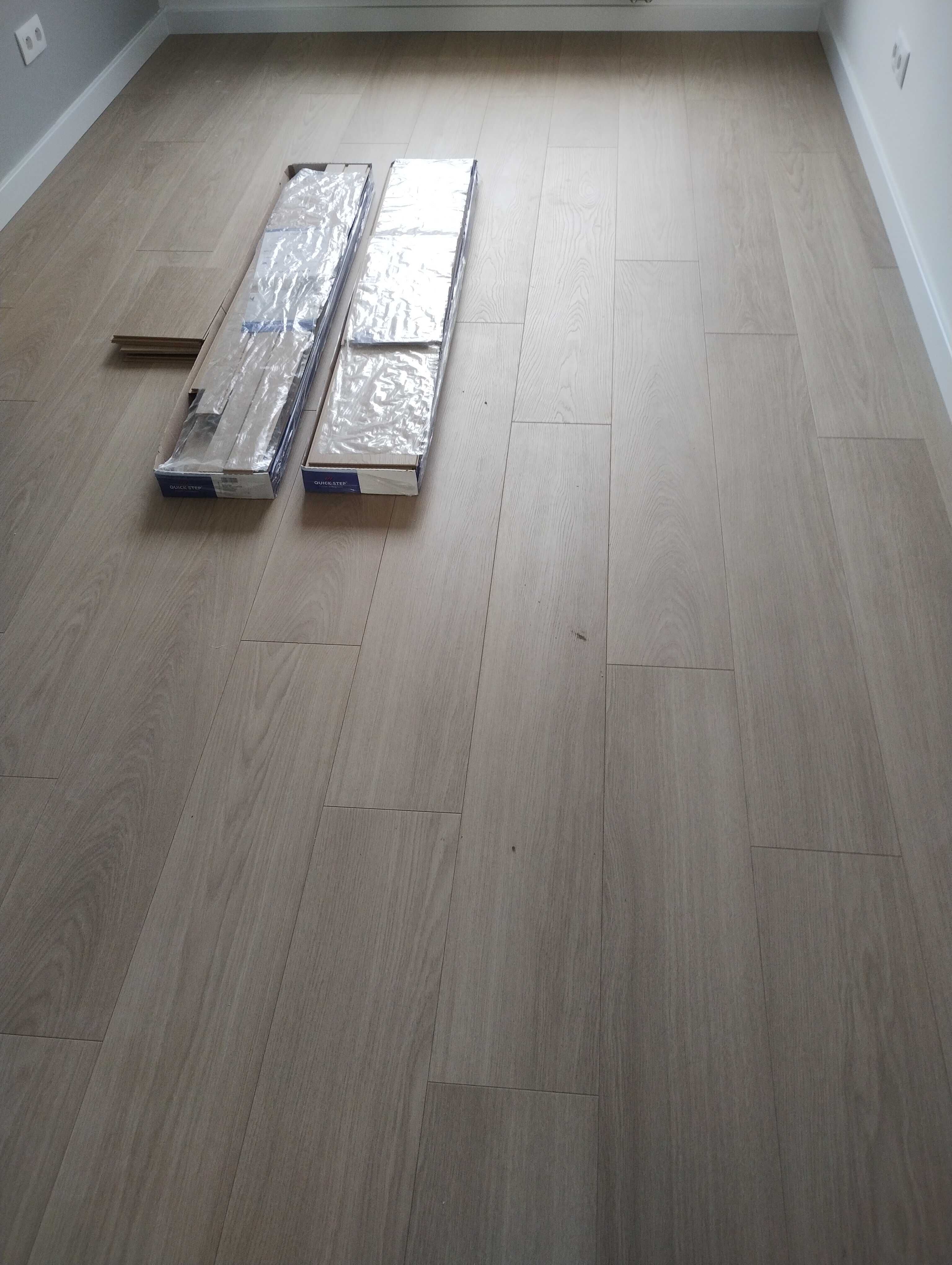Sprzedam paczkę paneli laminowanych Dąb beżowy lakierowany- Quick-Step