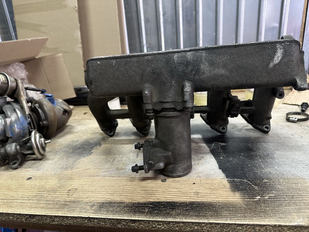Коллектор впускной 2.9 TDI Mercedes Sprinter, Vario A6021411101