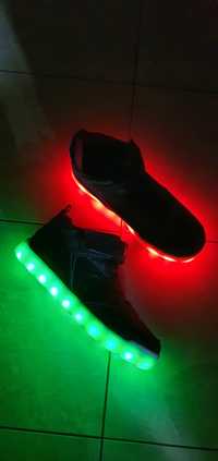 Skechers oryginalne buty dla chłopca świecące energy lights 37