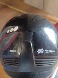 Kask czarny kolor