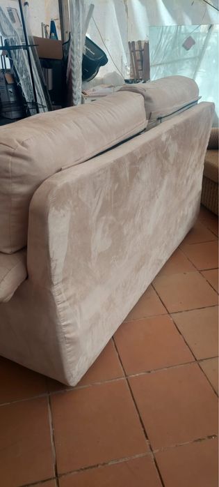 Sofa creme de 2 lugares