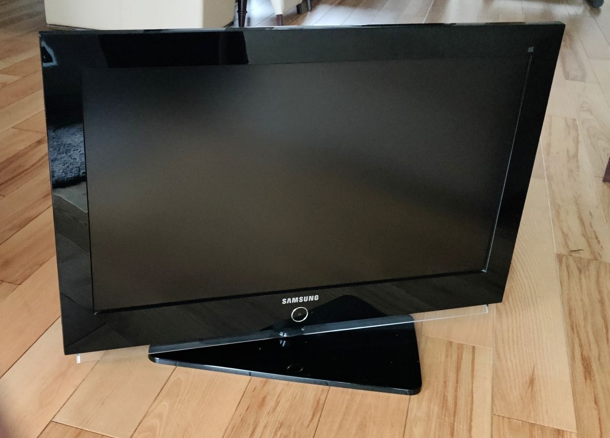 Telewizor samsung 32 cale z pilotem