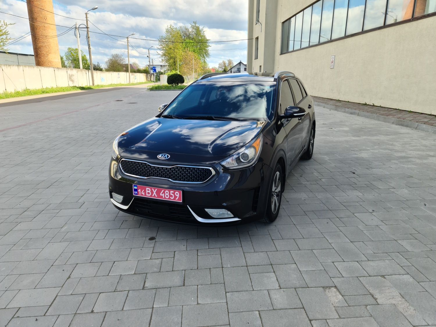 Kia niro hybrid кіа ніро