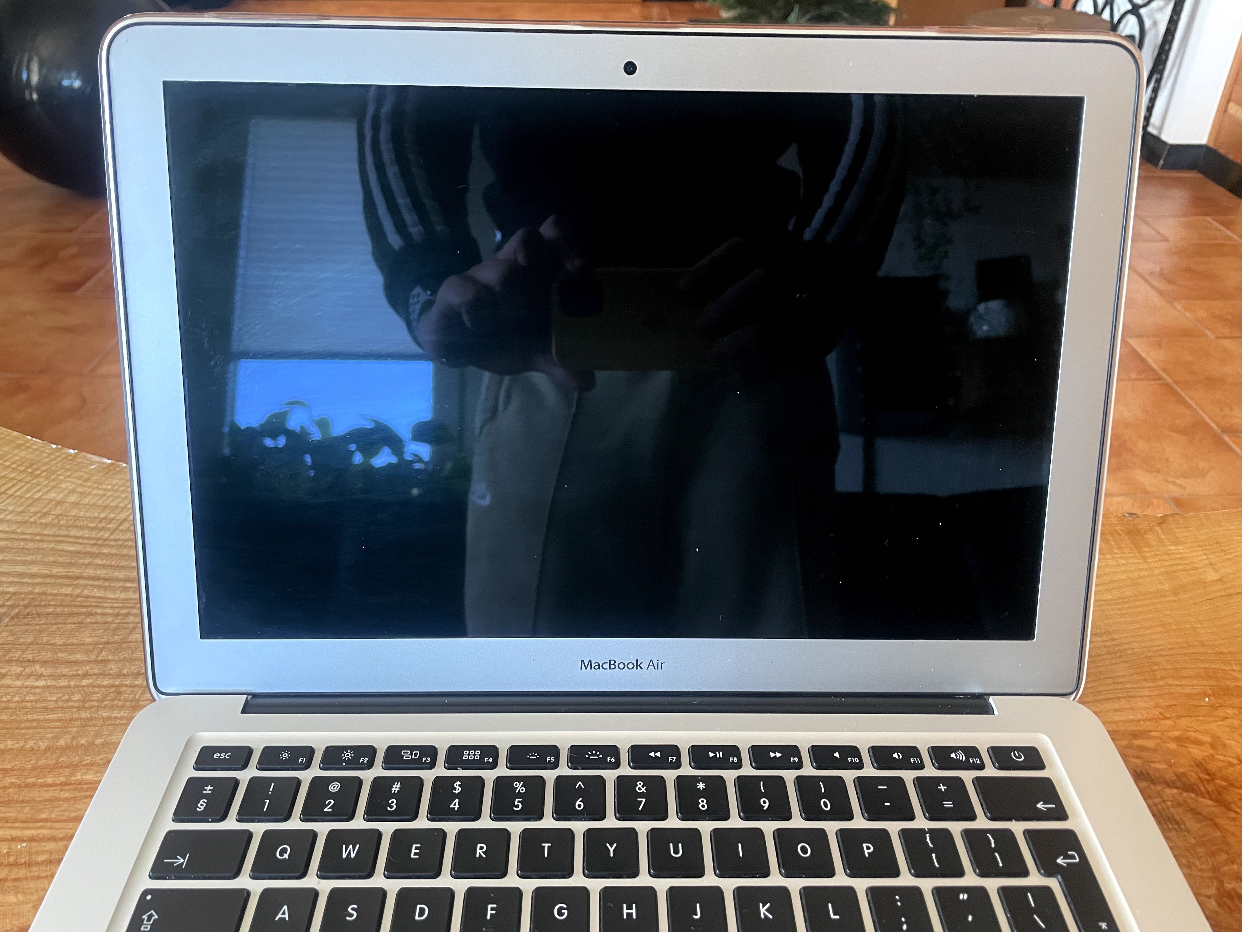 MacBook Air 13” (Early 2015) | i5 | 8GB RAM | 128GB SSD | Okazja!