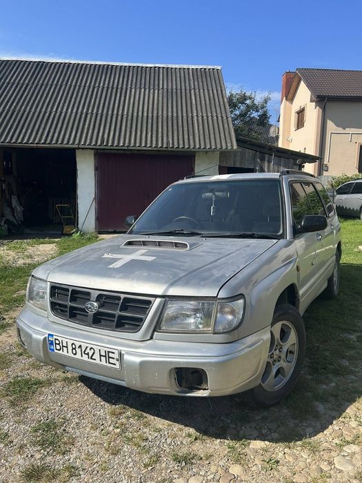 Продається субару форестер 1998р 2,0 бензин