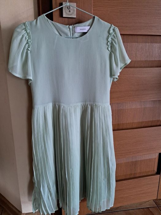 sukienka dziewczęca Reserved na 158