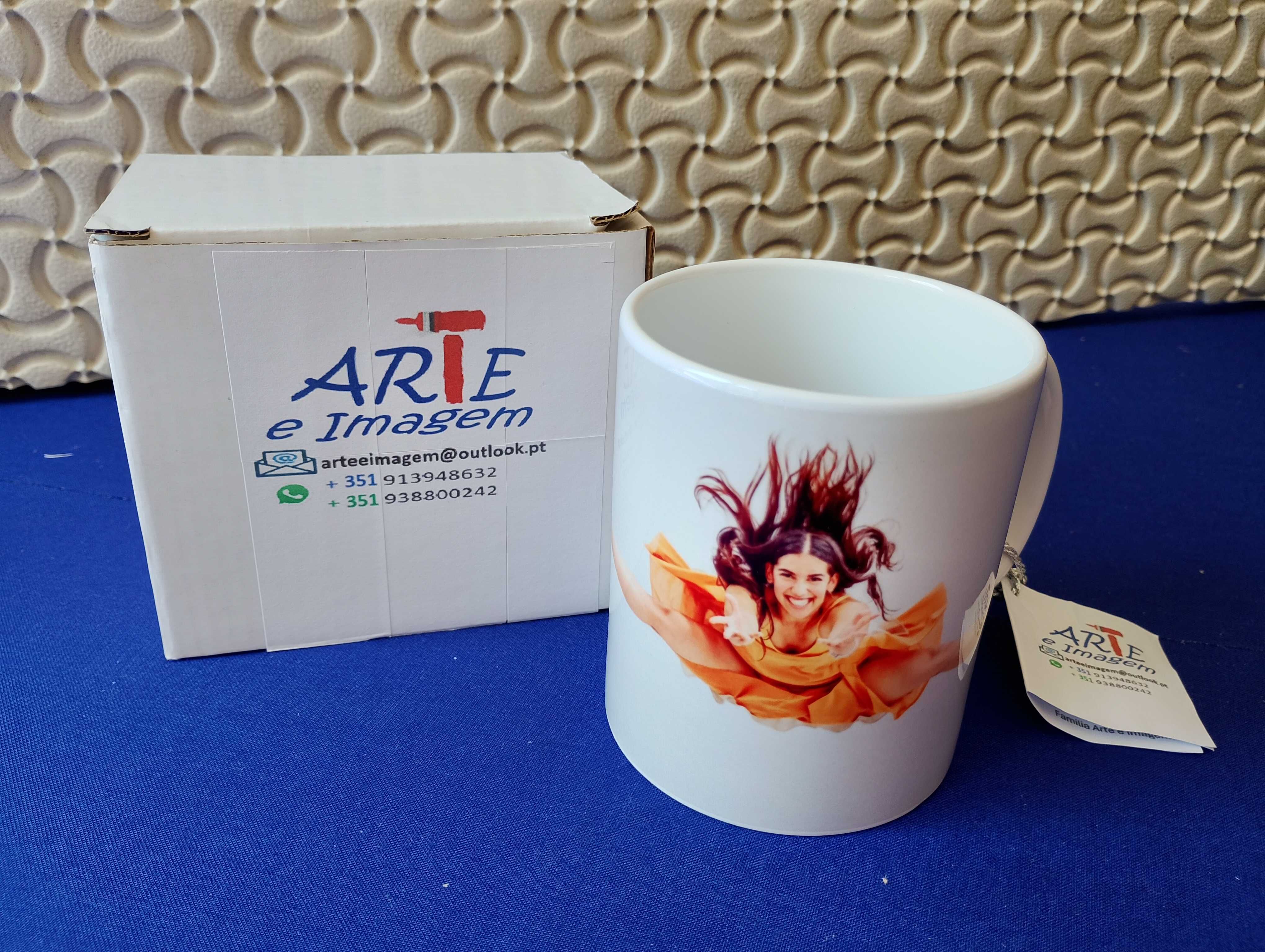 Canecas, garrafas e azulejos personalizados