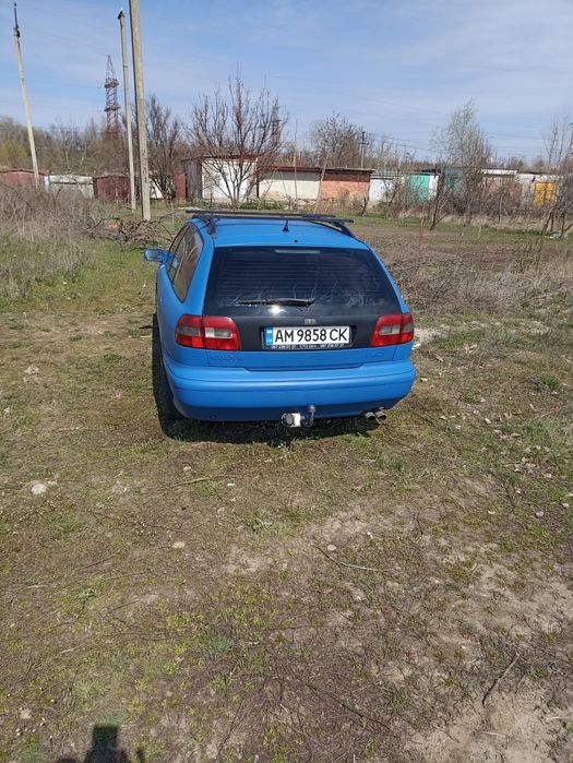 Volvo V40 2.0 газ/бензин