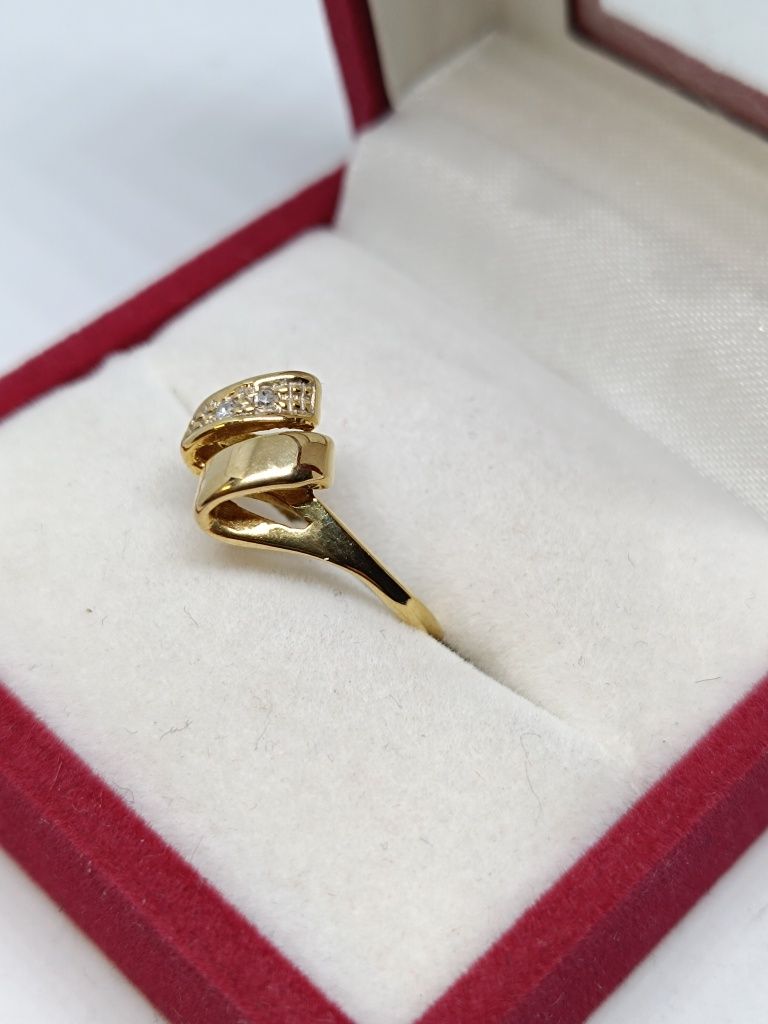 Złoty pierścionek z diamentami złoto 333 rozmiar 12,5
