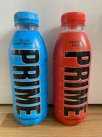 Dwa napoje PRIME Hydration o smaku Blue Raspberry i Tropical Punch