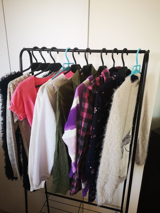 Swetry biała bluzka koszule 140