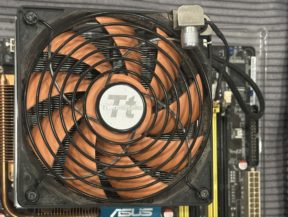Кулер під LGA775 Thermaltake Big Typhoon