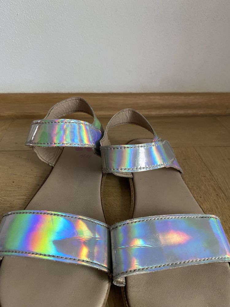 Sandały H&M holograficzne r. 31