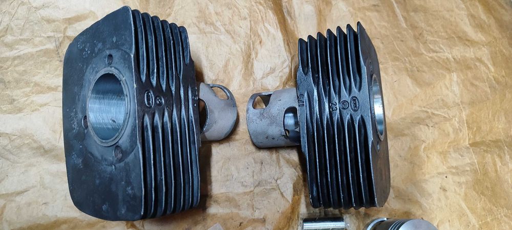 Cylindry CZ 350 Jak nowe po szlifie 6V żeliwne cylinder prawy lewy
