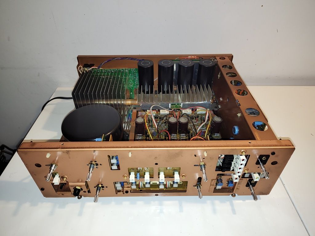 Sansui AU-D707G EXTRA . Wzmacniacz stereo , stan kolekcjonerski