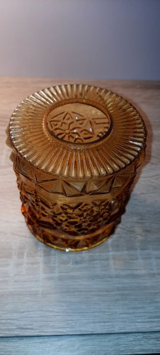 Przepiękny klosz o bursztynowym kolorze