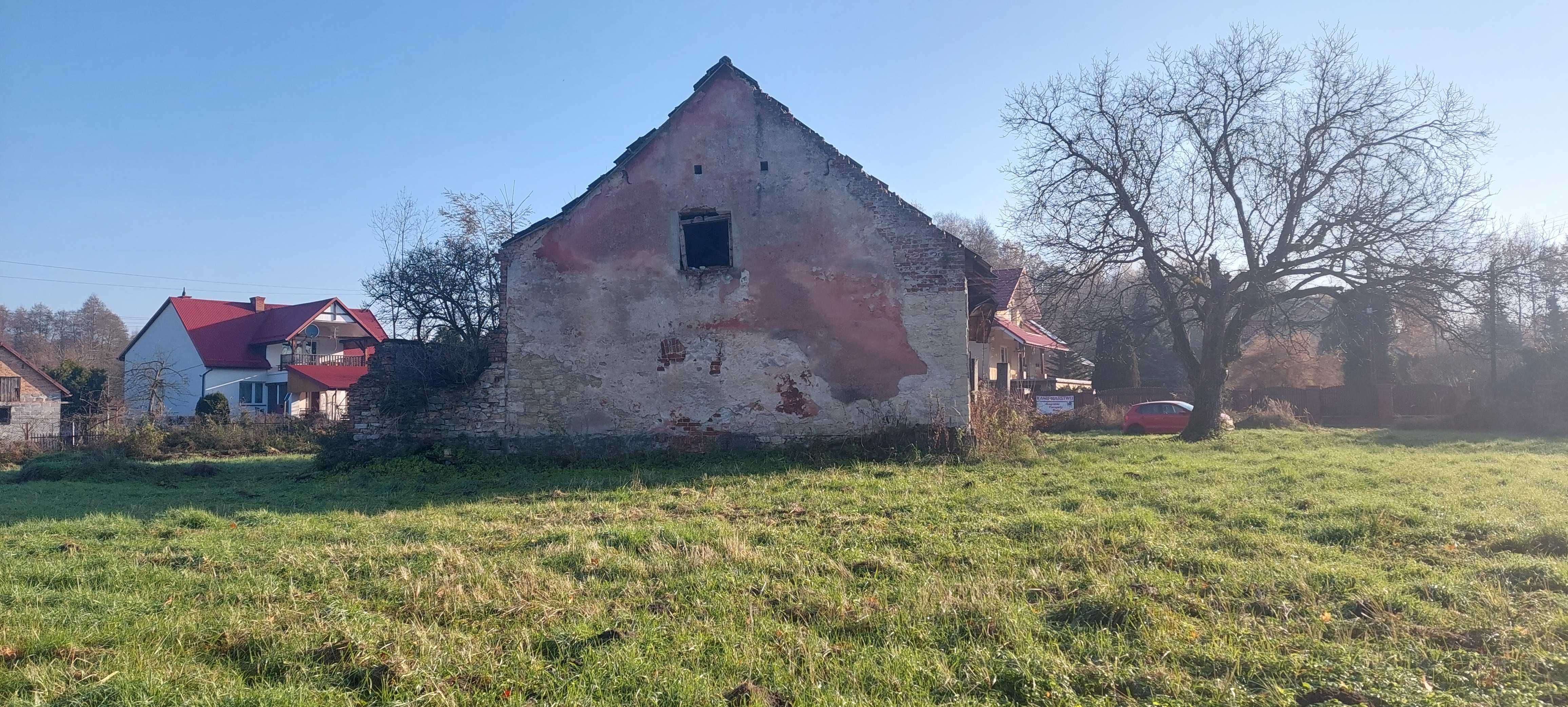 Stary dom do rozbiórki