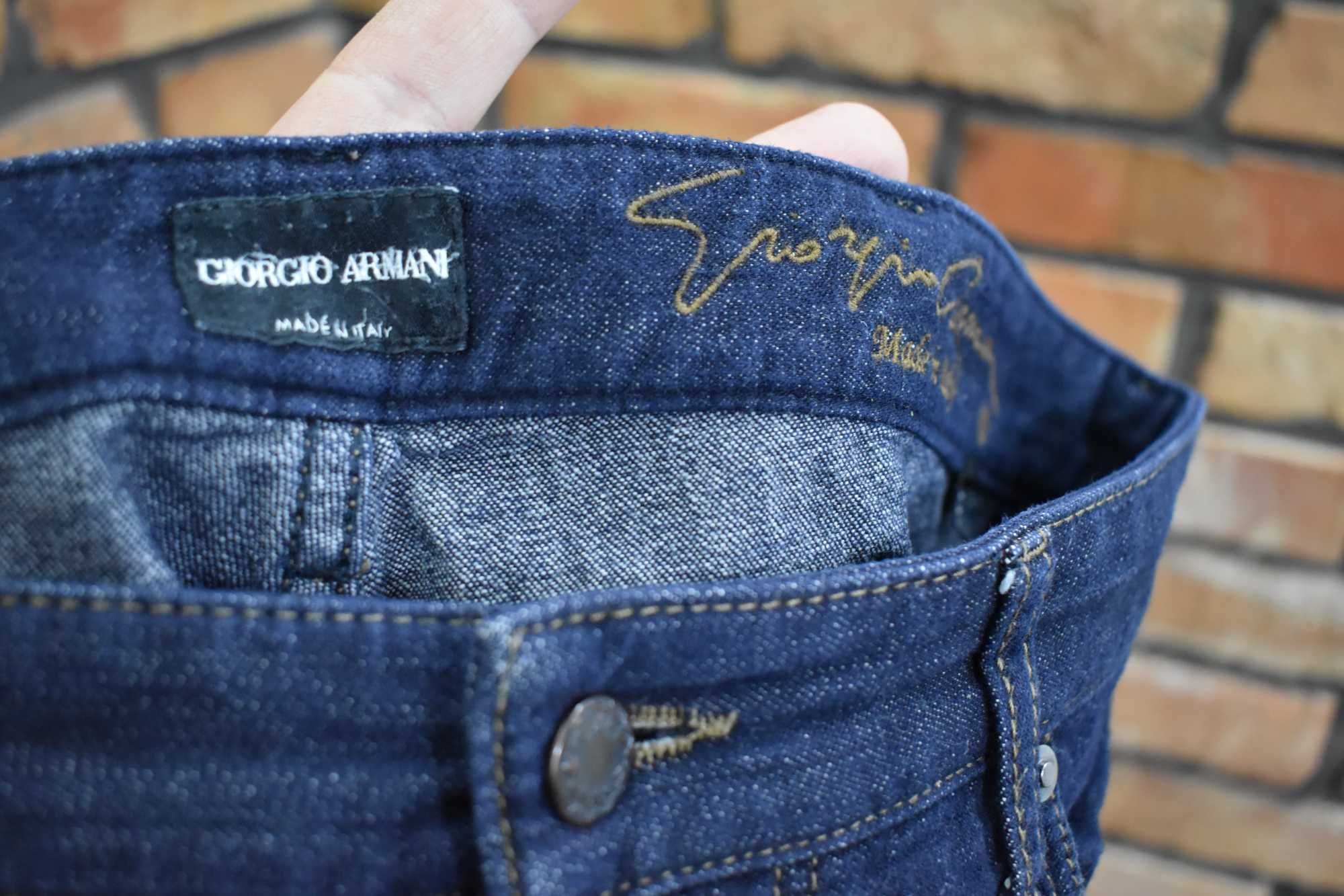 Giorgio Armani klasyczne granatowe spodnie jeansy Regular jak nowe W32