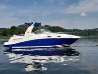 Łódź motorówka sea ray 275 camper na wodzie