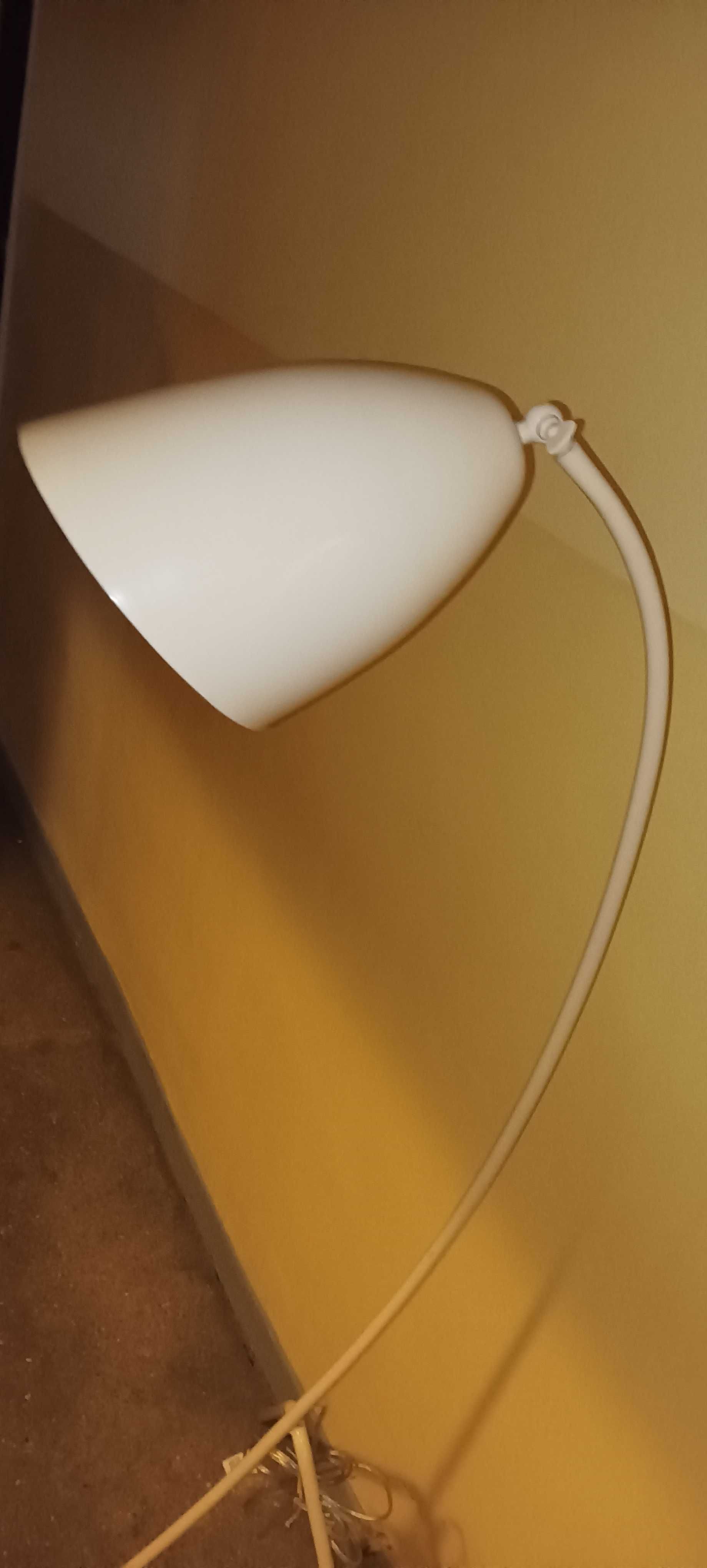 Lampa podłogowa industralna
