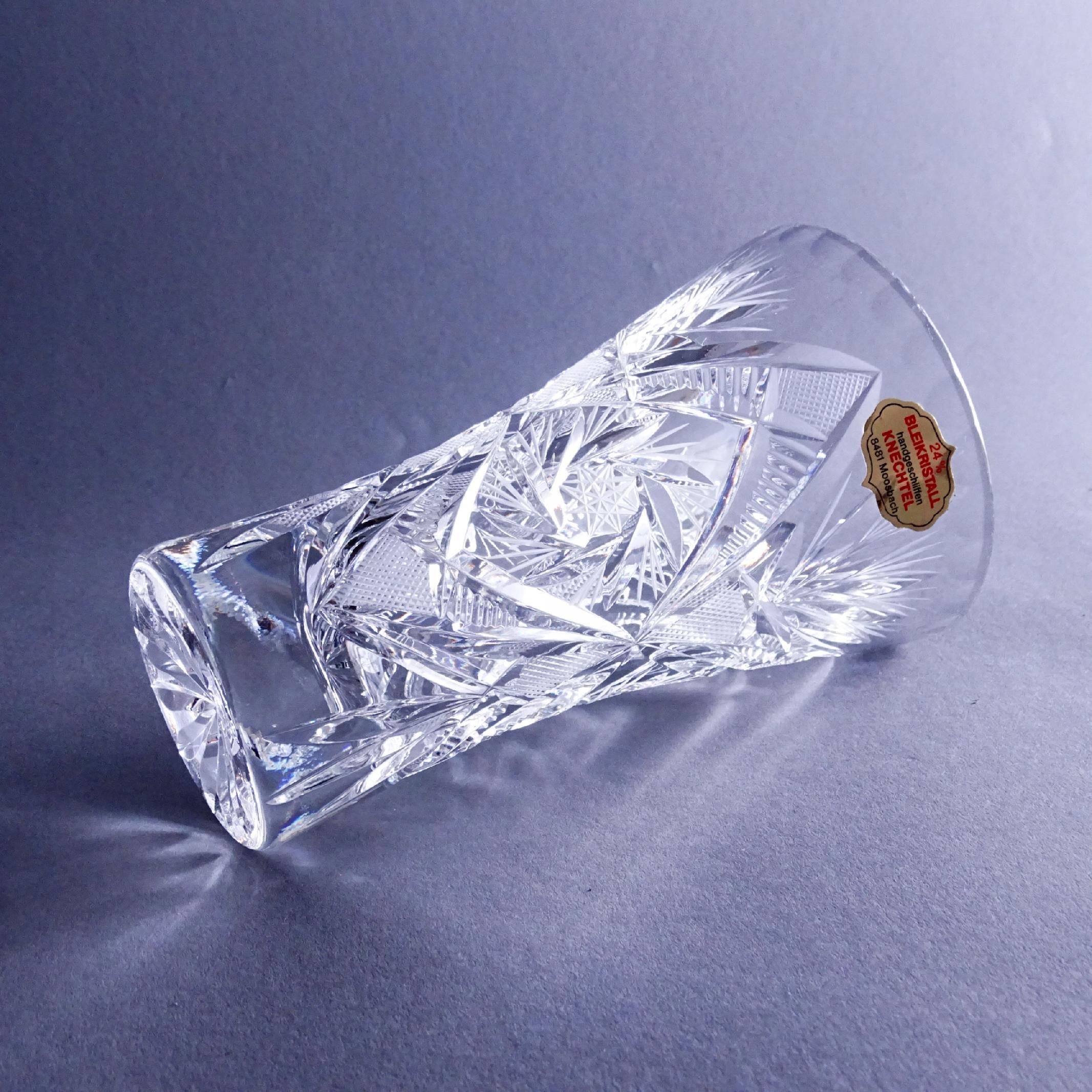 piekny szlifowany sygnowany wazon kryształowy