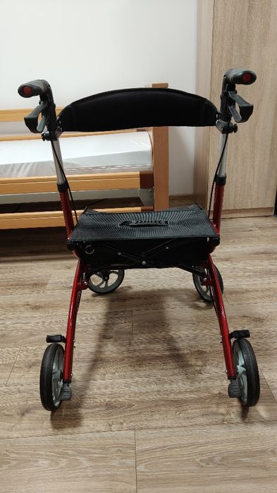 Chodzik balkonik dla seniora