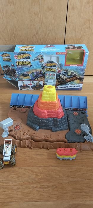 Hot Wheels Monster Trucks - pista Arena World