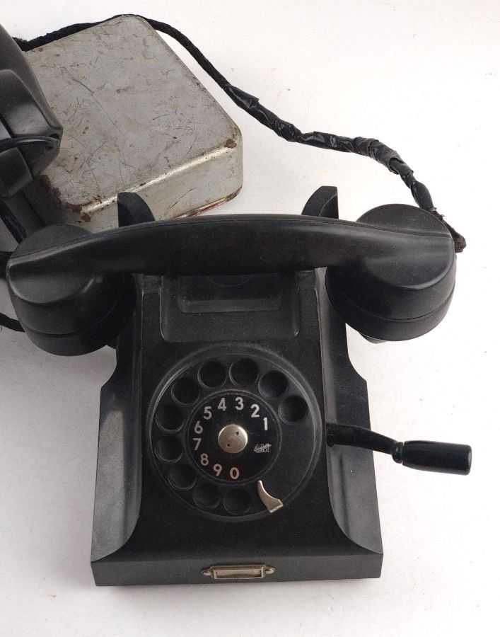 Telefones Antigos de Parede e com Manivela