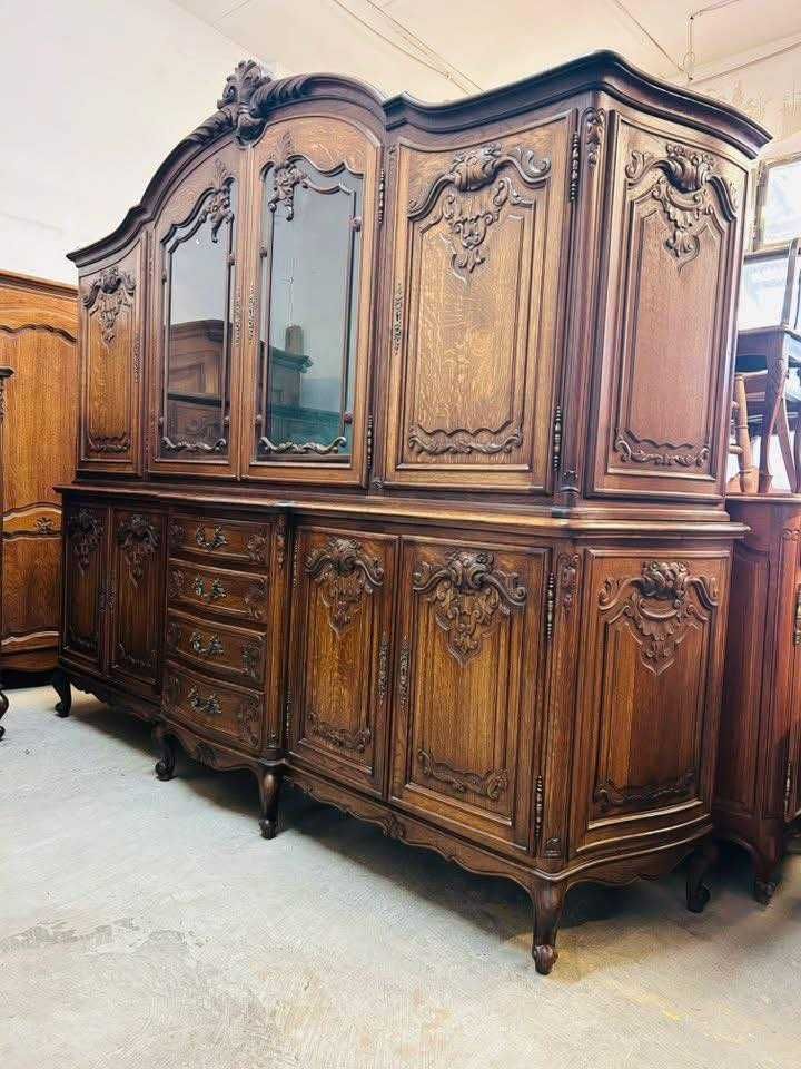 Kredens, barek, stół i 6 krzeseł. Transport na terenie całego kraju.