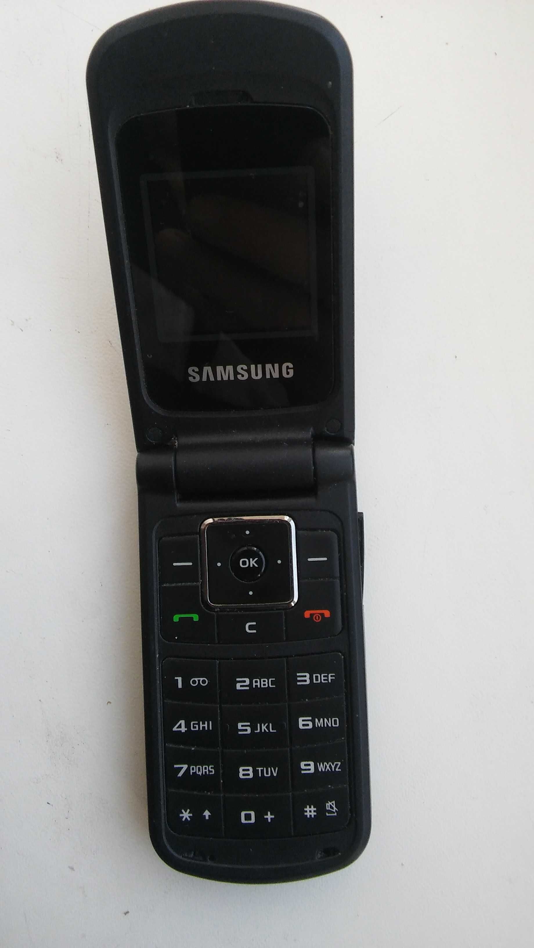 Телефон Samsung B300