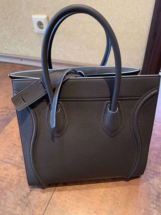 Сумка Celine Внешний материал:	Кожа Внутренний материал:	Замша