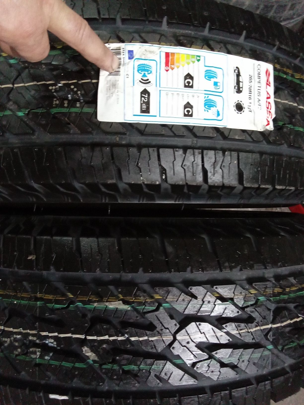 Pneus 265/70r16 LASSA novos Jeep