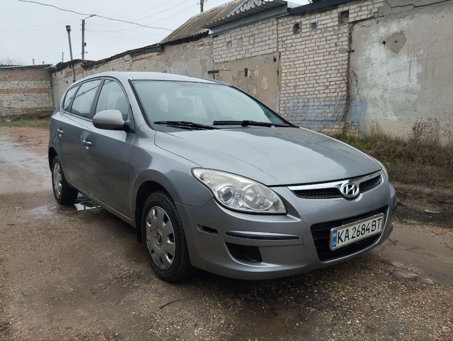 Продам Хундай елантра - 2,0л.автомат-2011г.