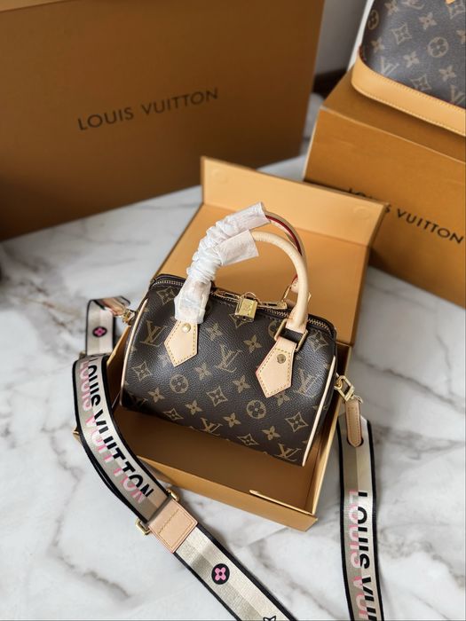 Сумка жіноча Louis Vuitton Speedy 20 Луи Витон женская сумочка спиди