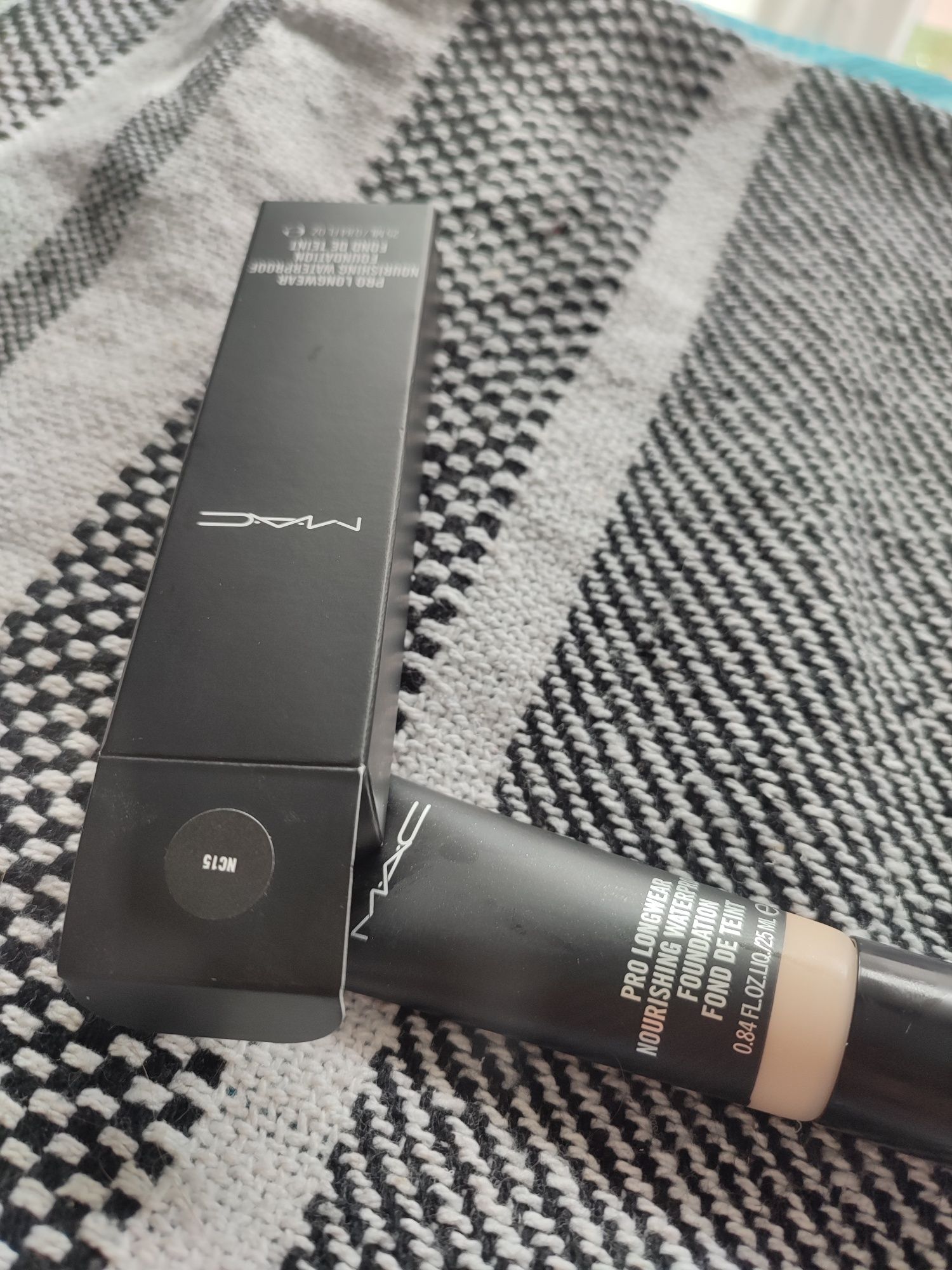 Podkład NC15 MAC PRO LONGWEAR nourishing waterproof foundation