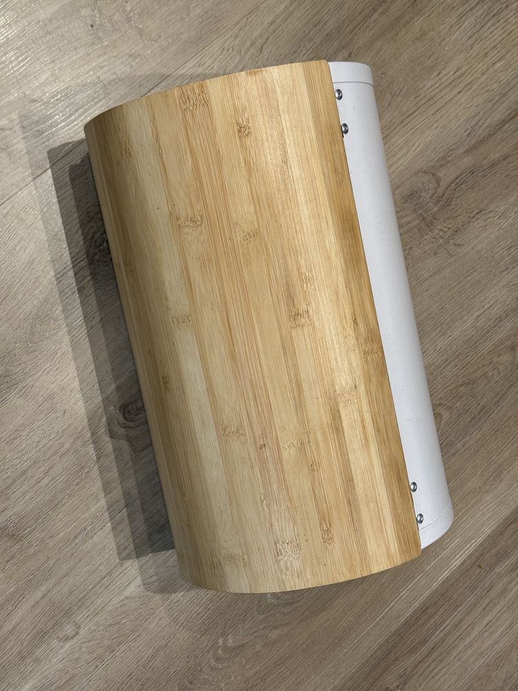 Chlebak biały z bambusową roletą w stylu DUKA, skandynawski design