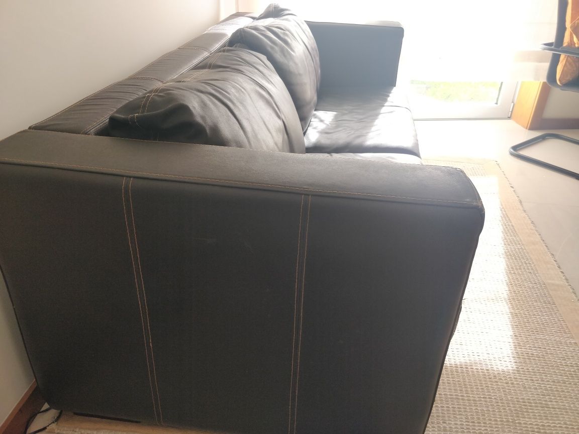 Vendo Sofa usado, em pele vegetal