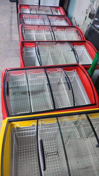 Холодильник торговый Холодильный шкаф витрина Регал Лари Барный