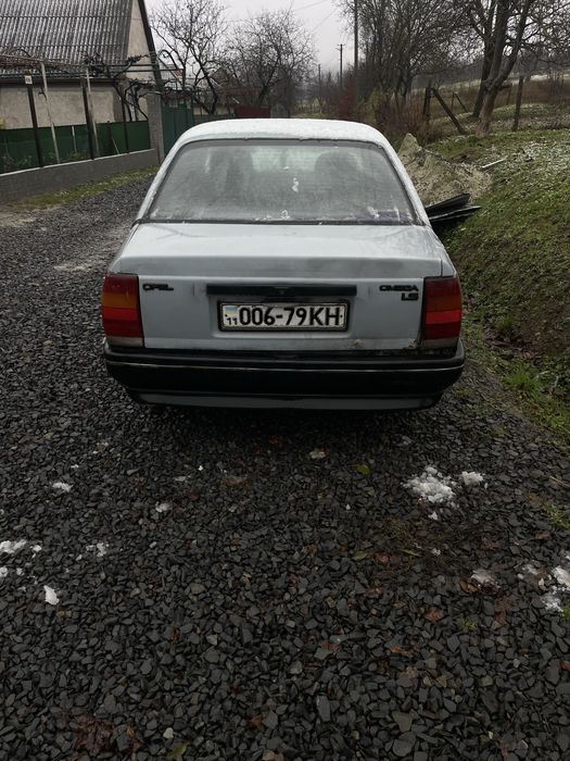Продам опель омега 1.8