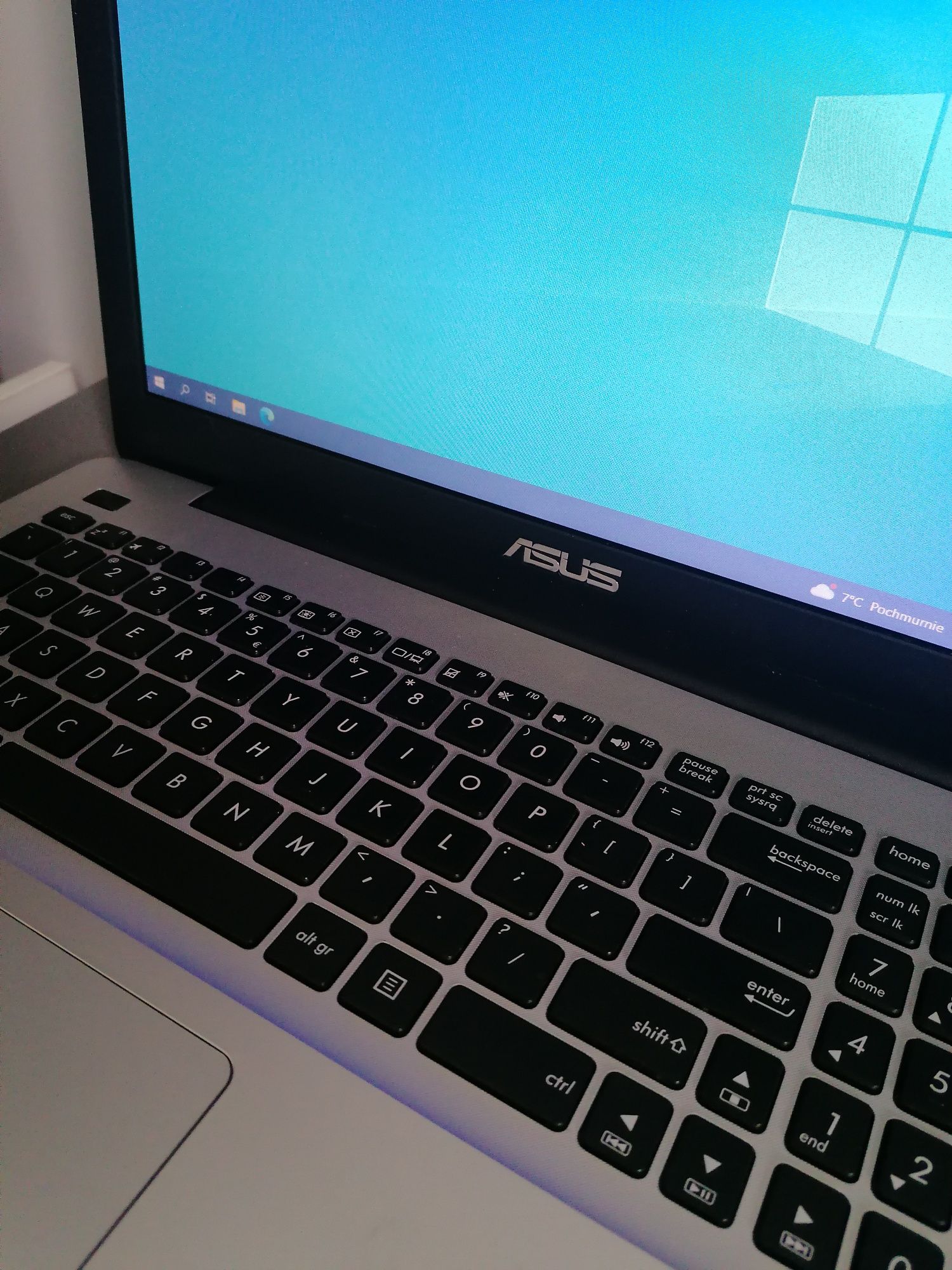 Laptop Asus A555L